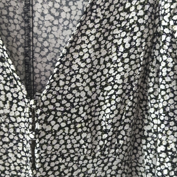 H & M Puff Sleeved Dress - Picture 3 of 5